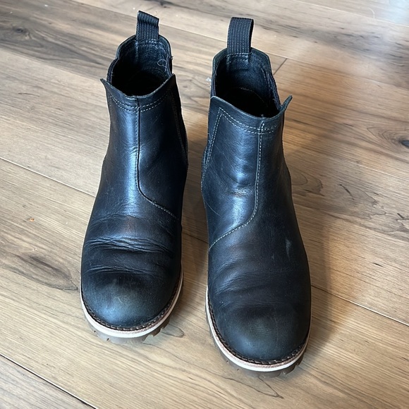 Chaco black Chelsea boot - Picture 3 of 9